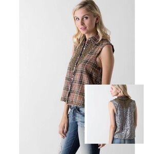 Gimmicks by Buckle mauve plaid lace-trim sequins button-up top (small)